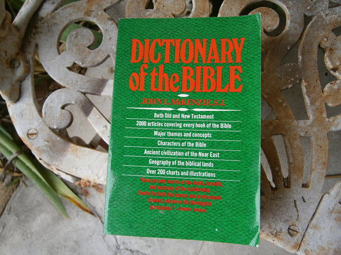 Dictionary of the Bible Both Old and New Testame (Collier Books)