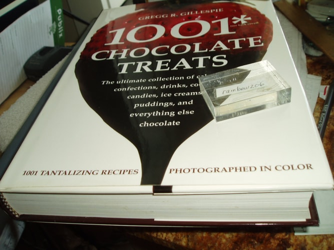 1001 Chocolate Treats: The Ultimate Collection of Cakes, Pies, Confections, Drinks, Cookies, Candies, Sauces, Ice Creams, Puddings, and Everything Else Chocolate