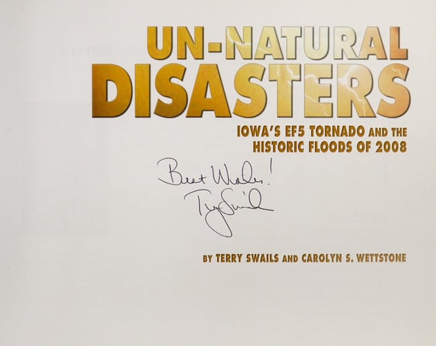 Un-natural Disasters Iowa's Ef5 Tornado and the Historic Floods of 2008