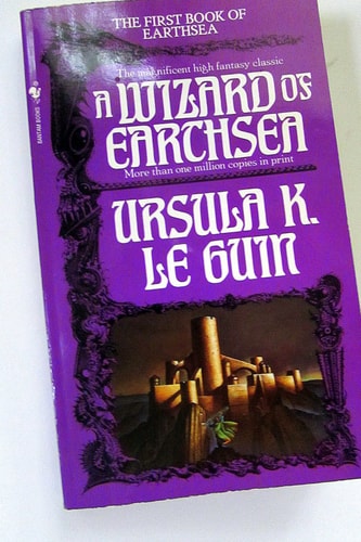A Wizard of Earthsea (The Earthsea Cycle, Book 1)
