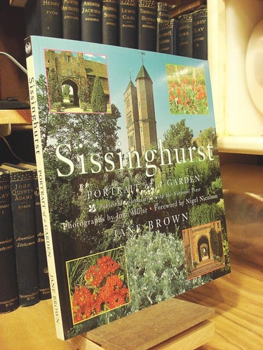Sissinghurst: Portrait of a Garden