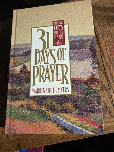 Thirty-One Days of Prayer: Moving God's Mighty Hand (31 Days Series)