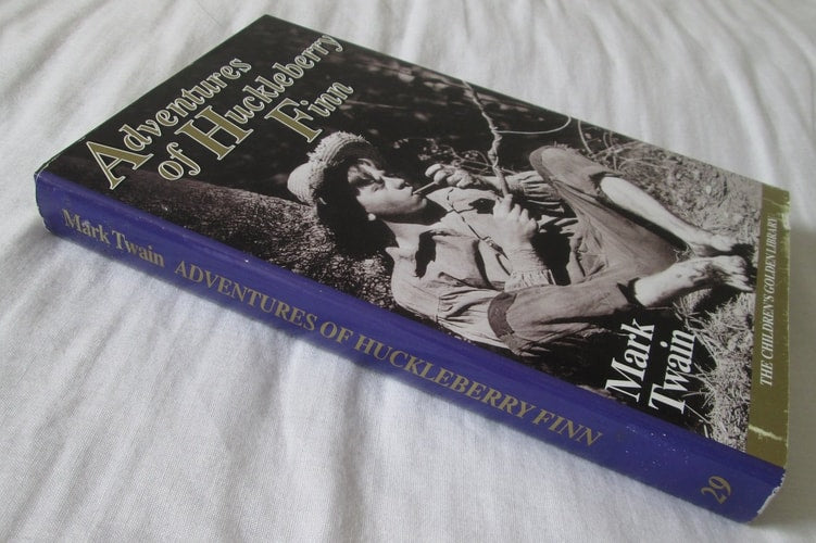 The Adventures of Huckleberry Finn (Courage Classics)