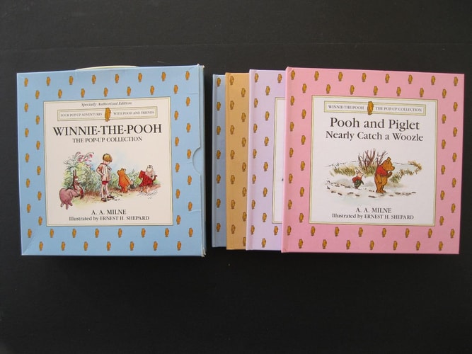 Pooh and Piglet Nearly Catch a Woozle (Winnie-The-Pooh The Pop-Up Collection)