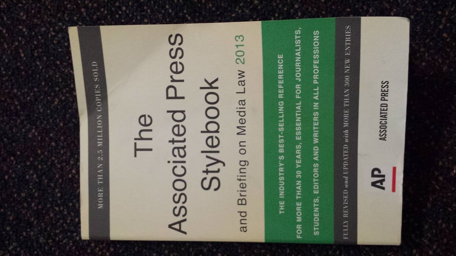 The Associated Press Stylebook 2013 (Associated Press Stylebook and Briefing on Media Law)