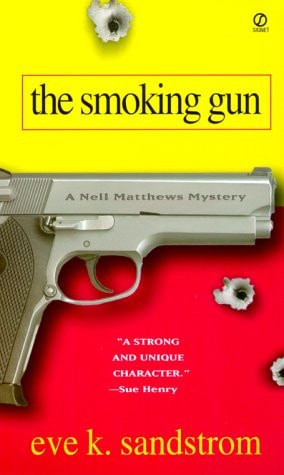 The Smoking Gun (Nell Matthews Mysteries)