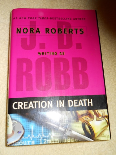 Creation in Death (Wheeler Large Print Book Series)