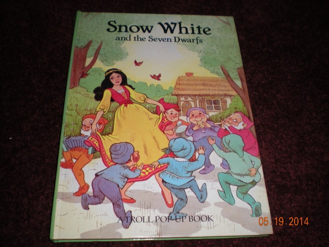 Snow White and the Seven Dwarfs (Troll Pop Up Book)