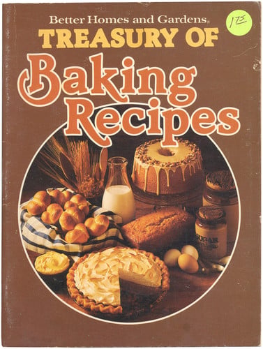Better Homes and Gardens Treasury of Baking Recipes
