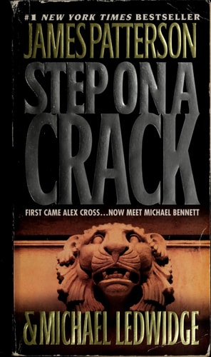 Step On a Crack (A Michael Bennett Thriller, 1)