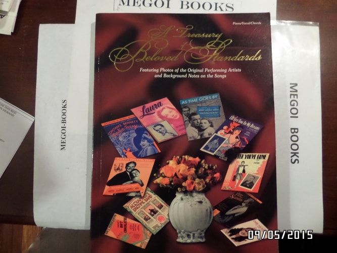 A Treasury of Beloved Standards: Piano/Vocal/Chords