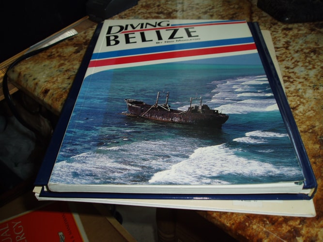 Diving Belize (Aqua Quest Diving)