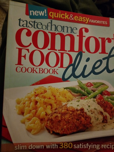 Taste of Home: Comfort Food Diet Cookbook: New Quick & Easy Favorites: Slim Down with 427 Satisfying Recipes!