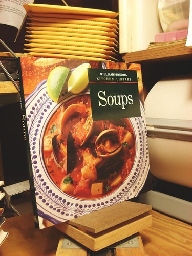 Soups (Williams-Sonoma Kitchen Library)