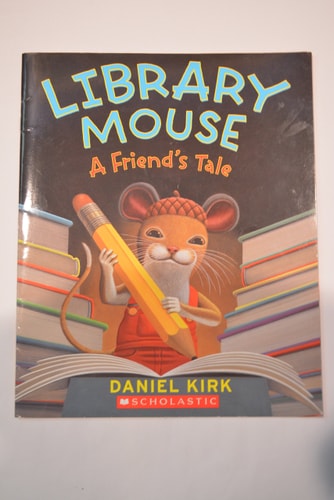 Library Mouse, a Friend's Tale