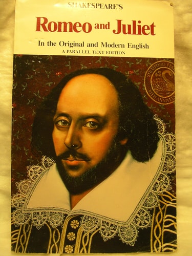 Romeo and Juliet (The Shakespeare parallel text series)