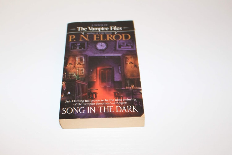 Song in the Dark (Vampire Files, No. 11)