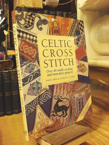 Celtic Cross Stitch: Over 40 Small, Exciting and Innovative Projects