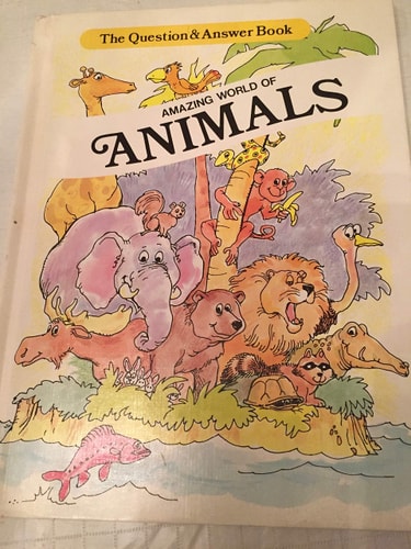 Amazing World of Animals (Question and Answer Book)