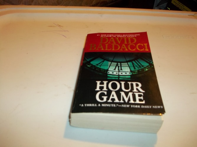 Hour Game (King & Maxwell Series (2))
