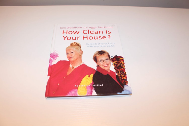 How Clean Is Your House?: Hundreds of Handy Tips to Make Your Home Sparkle