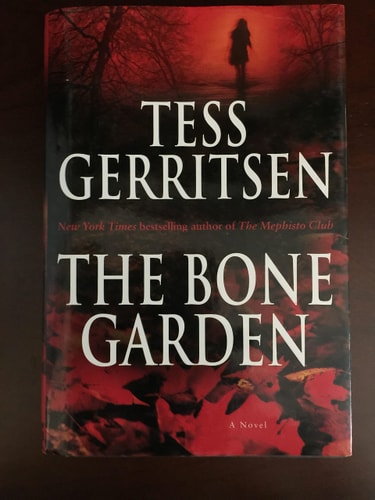 The Bone Garden, Large Print (Large Print Edition)