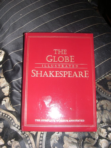 The Globe Illustrated Shakespeare: The Complete Works