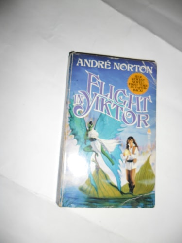 Flight in Yiktor (Moon Singer)