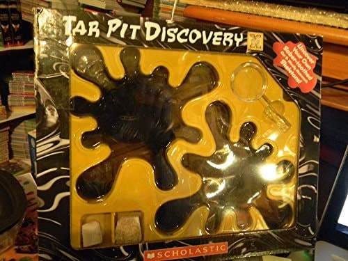 Tar Pit Discovery Kit includes Booklet, rock samples, magnifying glass and two "tar" pits where you will find saber-toothed cat and wooly mammoth skeletons (boxed set)