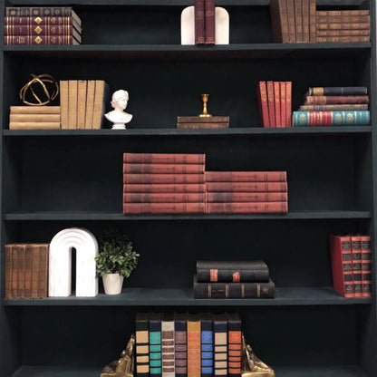 Classic Books by the Foot: A Commentary on The New Testament, Decorative Hardcover Set, Display Hardcovers