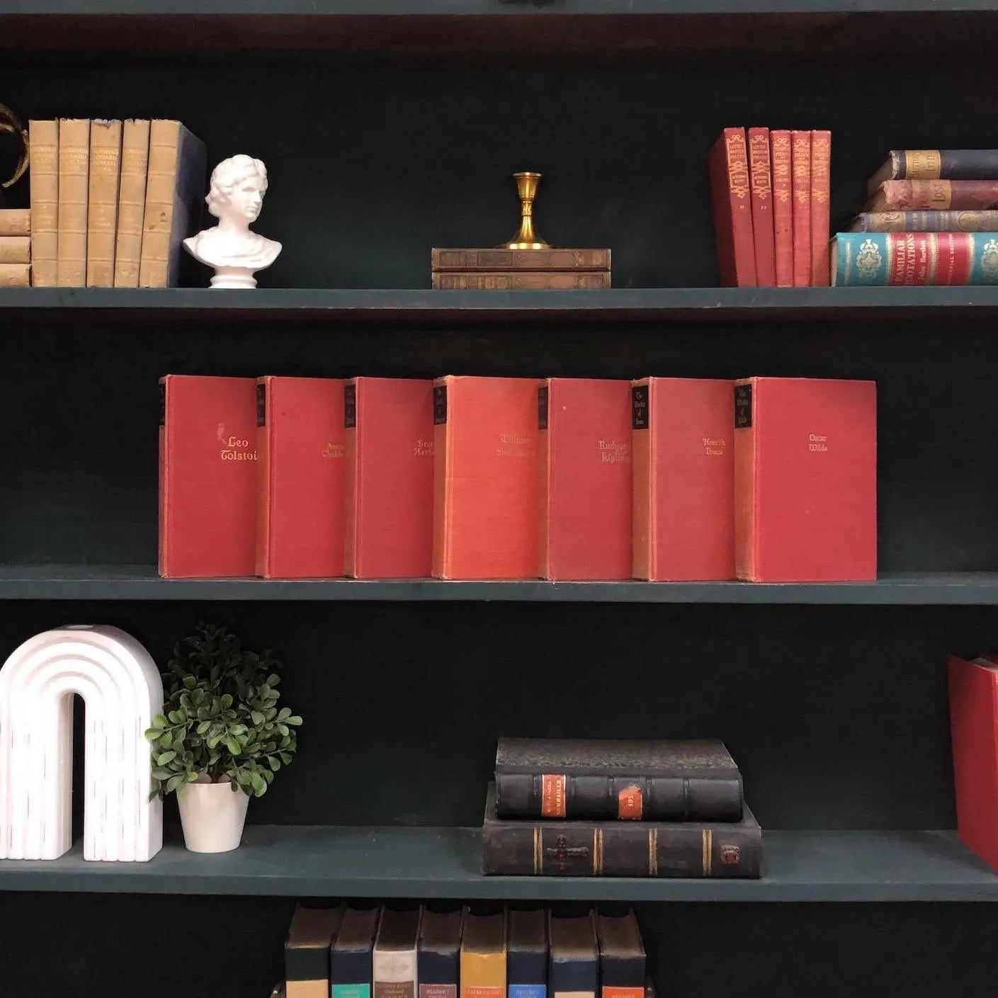 Classic Books by the Foot: The Works Of, Decorative Hardcover Set, Display Hardcovers