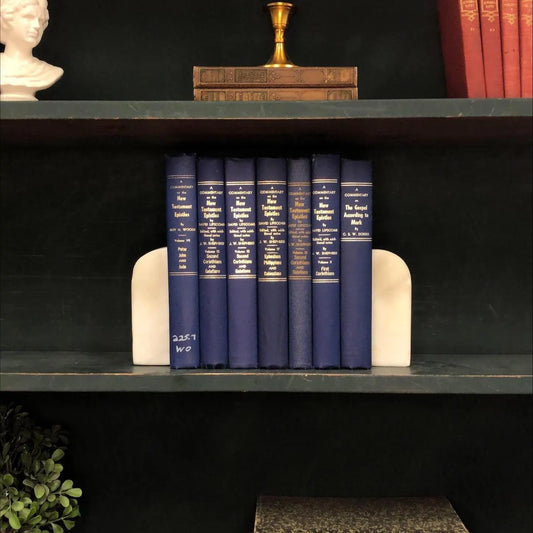 Classic Books by the Foot: A Commentary on The New Testament, Decorative Hardcover Set, Display Hardcovers