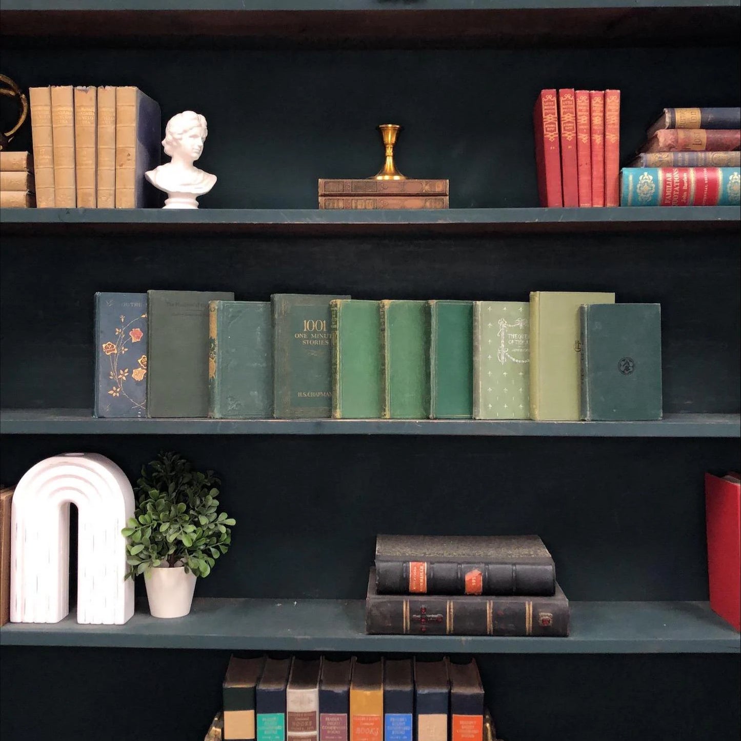 Classic Books by the Foot: Green Pocket Books, Decorative Hardcover Set, Display Hardcovers