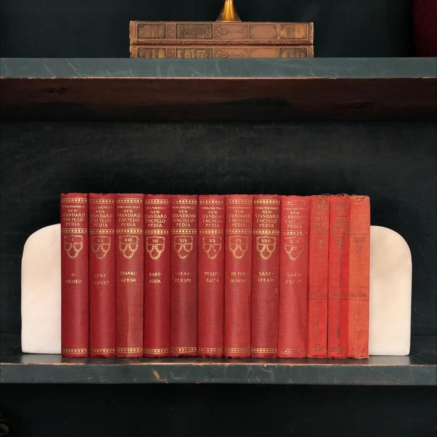 Classic Books by the Foot: Pocket Classics, Hardcover Set, Display Hardcovers