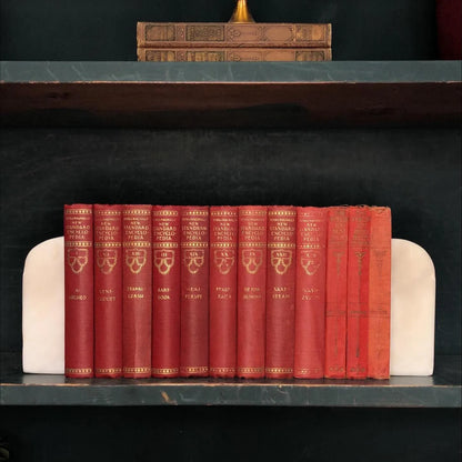Classic Books by the Foot: Pocket Classics, Hardcover Set, Display Hardcovers