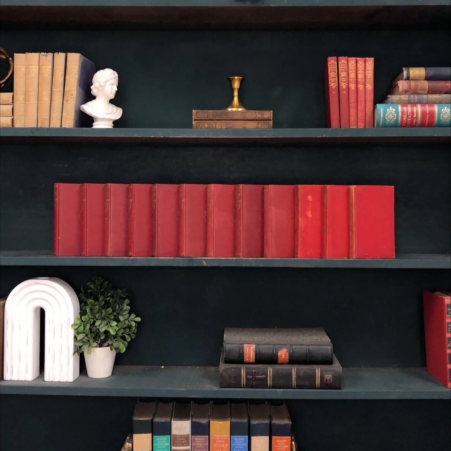 Classic Books by the Foot: Pocket Classics, Hardcover Set, Display Hardcovers