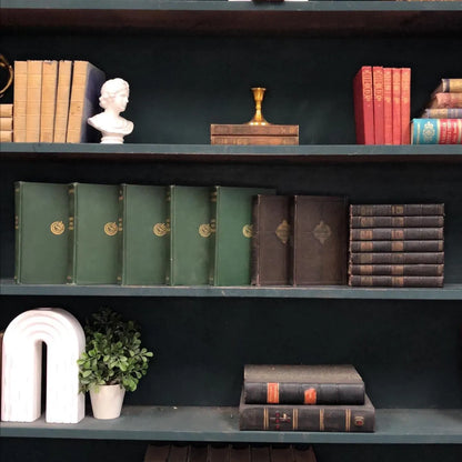 Classic Books by the Foot: Traditional English Set, Hardcover Set, Display Hardcovers
