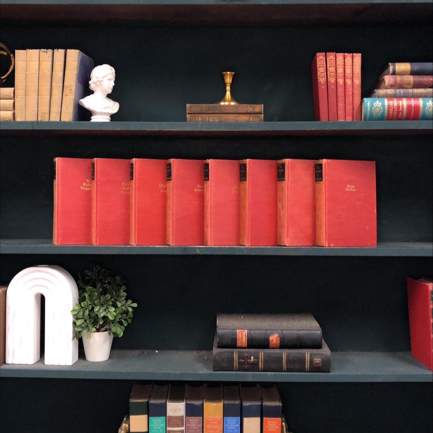 Classic Books by the Foot: The Works Of, Hardcover Set, Display Hardcovers