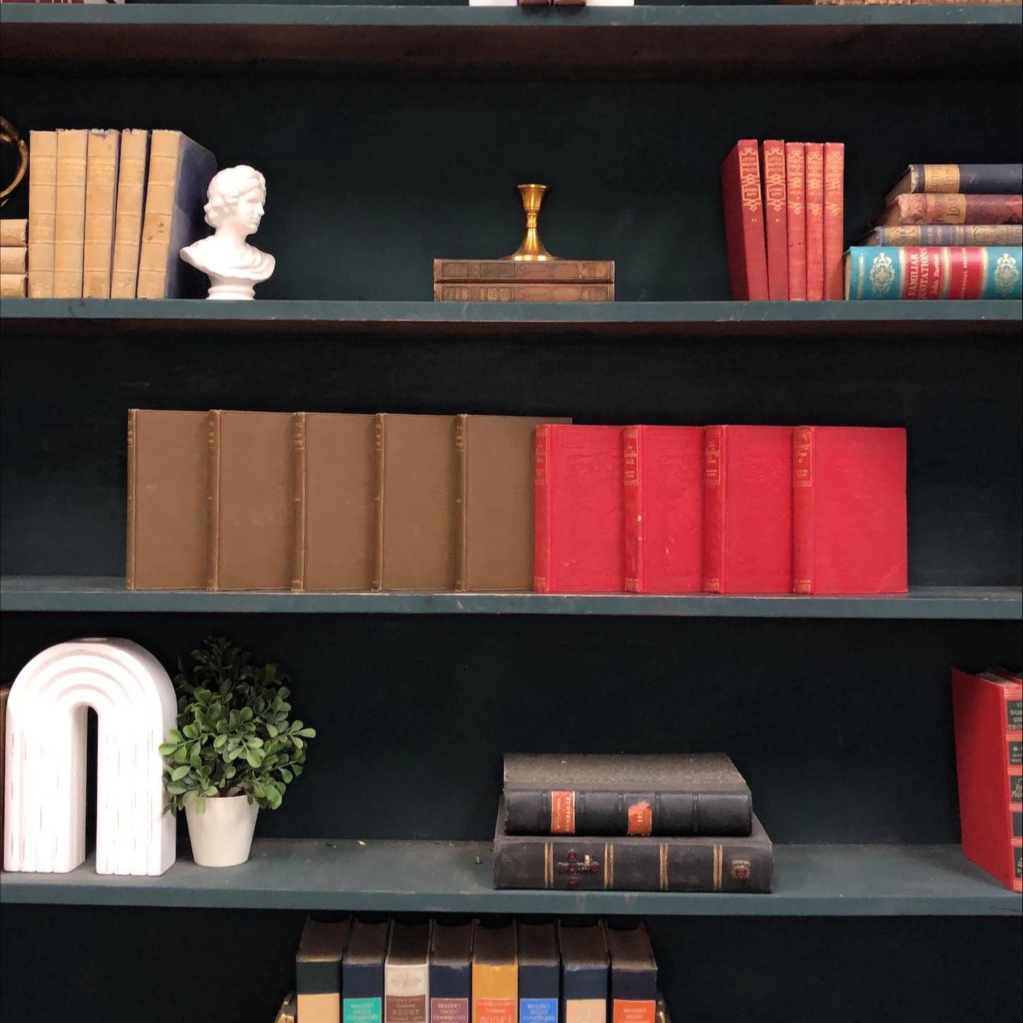 Classic Books by the Foot: Old-World European, Hardcover Set, Display Hardcovers