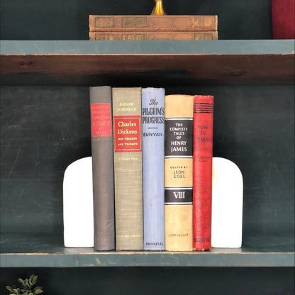 Classic Books by the Foot: Sophisticated Vintage Classic Library Academia Office Decor, Display Hardcovers