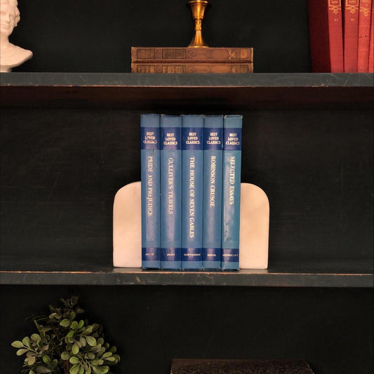 Classic Books by the Foot: Blue Best Loved Classics, Display Hardcovers set