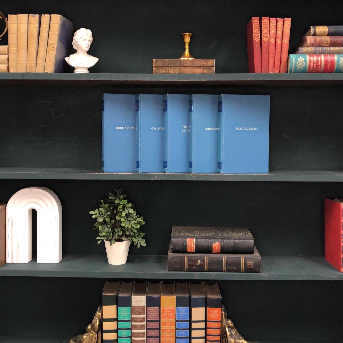 Classic Books by the Foot: Blue Best Loved Classics, Display Hardcovers set