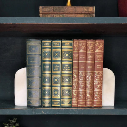 Classic Books by the Foot: Curated Vintage Books Classic Reading Room Decor International Collectors Library, Hardcover Display