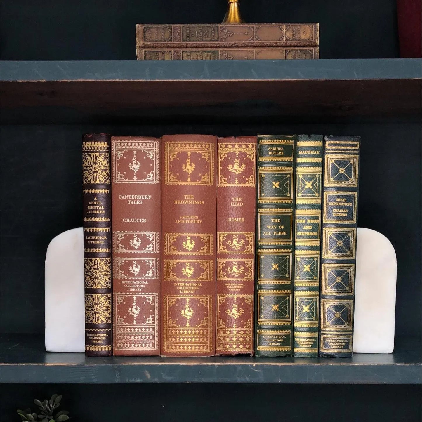 Classic Books by the Foot: Old World Classic Study Decor International Collectors Library Bundle, Hardcover Display