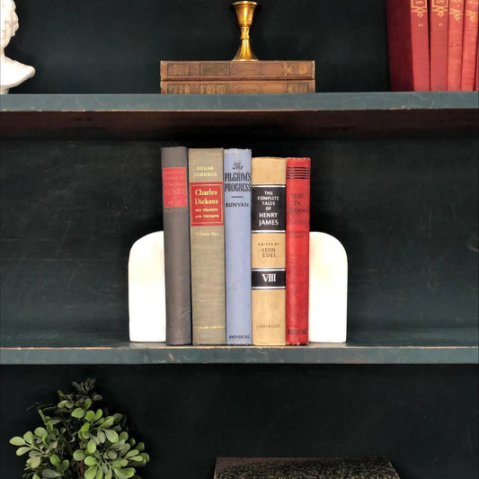 Classic Books by the Foot: Sophisticated Vintage Classic Library Academia Office Decor, Display Hardcovers