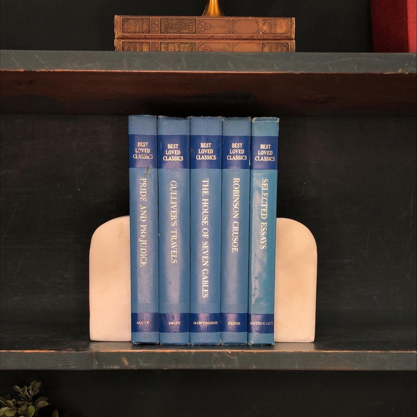 Classic Books by the Foot: Blue Best Loved Classics, Display Hardcovers set