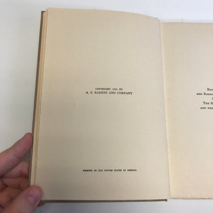 Tumbling, Pyramid Building, and Stunts for Girls and Women - Bonnie and Donnie Cotteral - 1929